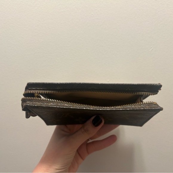 Louis Vuitton Brown and Gold Monogram Pouch EUC - Picture 12 of 15